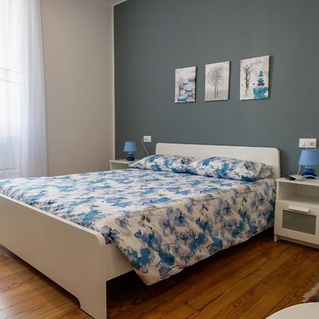 Elegante Appartamento Nel Cuore Di Omegna Esterno foto