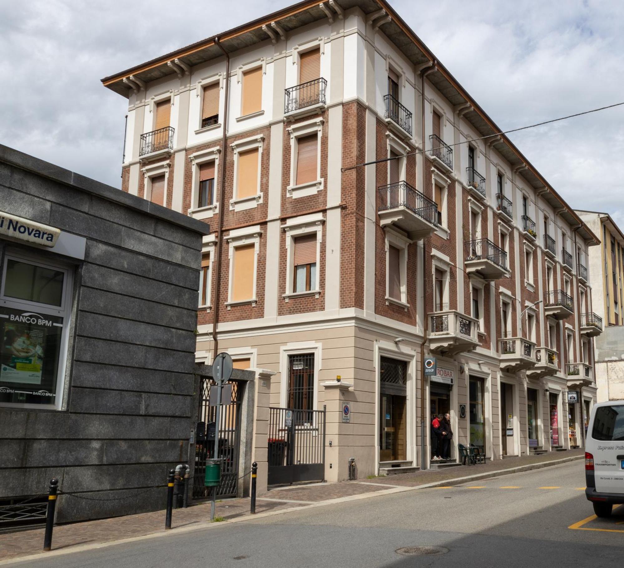 Elegante Appartamento Nel Cuore Di Omegna Esterno foto